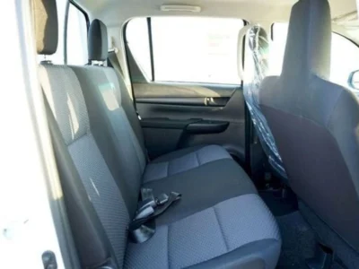 2026 TOYOTA HILUX 2.4L 4 Cylinder DIESEL DOUBLE CABIN 4WD M/T White Black