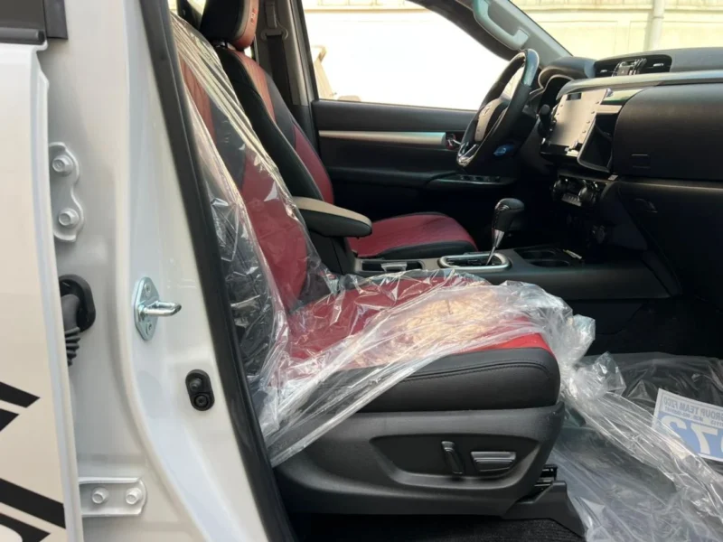 2026 TOYOTA HILUX 2.4L 4 Cylinder DIESEL GR-SPORTS 4X4 FULL OPTION White Black