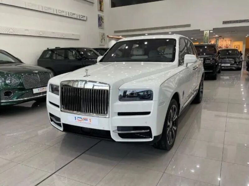 2024 Rolls Royce Cullinan 6.8-liter twin-turbocharged V12 White SUV