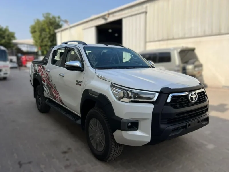 2026 TOYOTA HILUX ADVENTURE 2.4L 4 Cylinders 4X4 DIESEL White Blue Truck