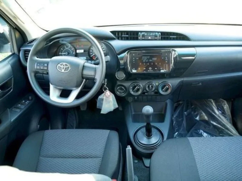 2026 TOYOTA HILUX 2.4L 4 Cylinder DIESEL DOUBLE CABIN 4WD M/T White Black