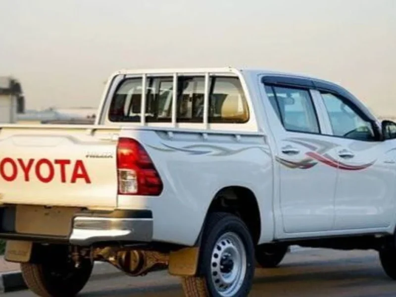 2026 TOYOTA HILUX 2.4L 4 Cylinder DIESEL DOUBLE CABIN 4WD M/T White Black