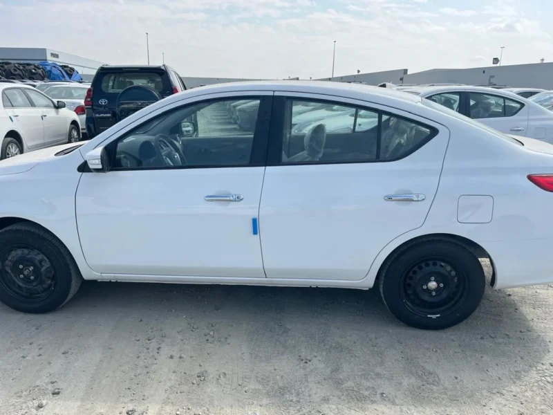 2025 Nissan Sunny 1.6 L 4 Cylinder Petrol Engine White Beige Sedan GCC Specs