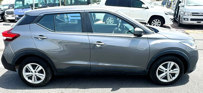 2020 Nissan Kicks Other 4 Cylinder Petrol Engine Grey Black SUV GCC Specs