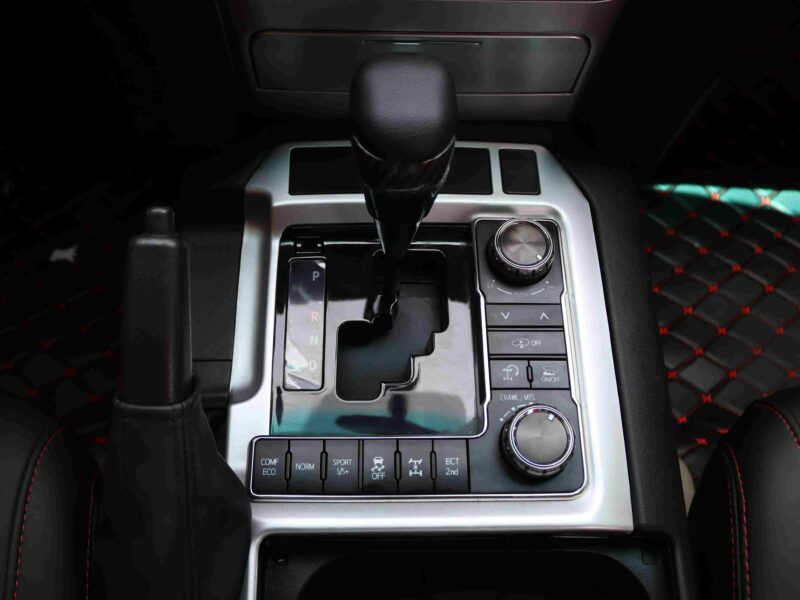 2009 Toyota Landcruiser GXR GR Sport V8 4.6 Liter Black Red SUV