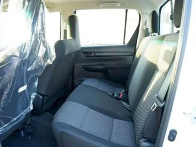 2026 TOYOTA HILUX 2.4L 4 Cylinder DIESEL DOUBLE CABIN 4WD M/T White Black
