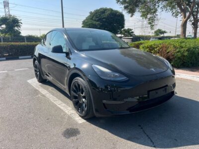 2023 Tesla Model Y Electric Vehicle Black White SUV GCC Specs 4WD