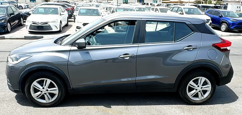 2020 Nissan Kicks Other 4 Cylinder Petrol Engine Grey Black SUV GCC Specs