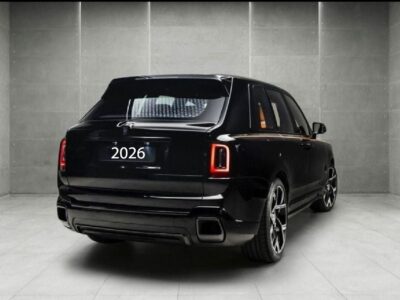2026 Rolls Royce Cullinan 6.75-liter twin-turbocharged V12 Black Orange SUV