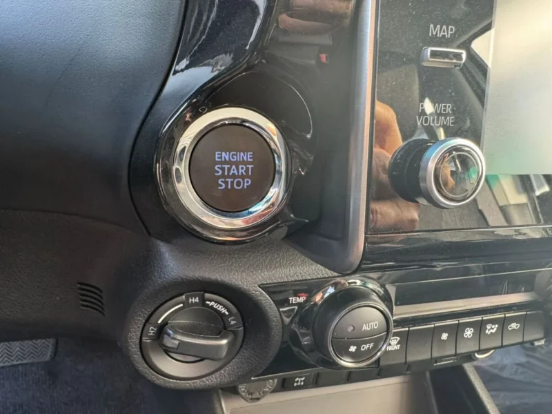 2026 TOYOTA HILUX 2.4L DIESEL 4 Cylinder A/T LIMITED EDITION White Black