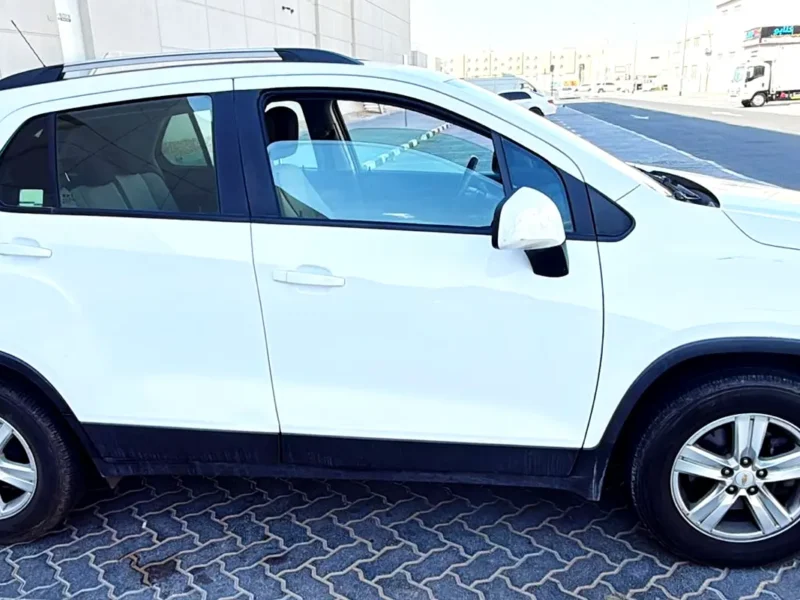 2020 Chevrolet Trax LS 4 Cylinder Petrol Engine White Grey SUV GCC Specs
