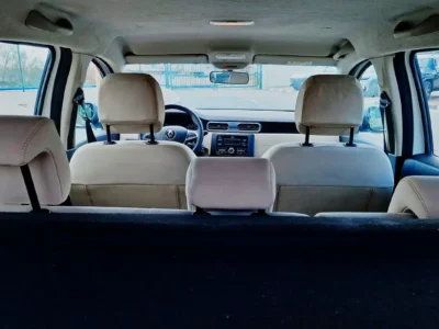 2019 Renault Duster SE 4 Cylinder Petrol Engine White Beige SUV GCC Specs