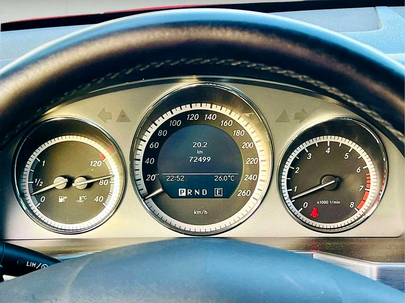 2011 Mercedes-Benz GLK-Class GLK 300 4matic 6 Cylinders Red Black SUV