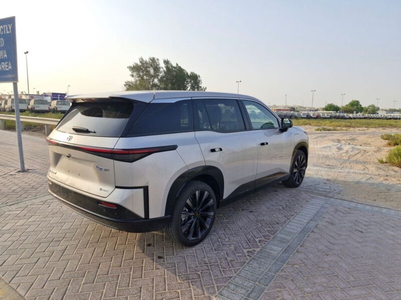 2025 TOYOTA bZ3 X 610 MAX Intelligent Driving Silver Beige SUV