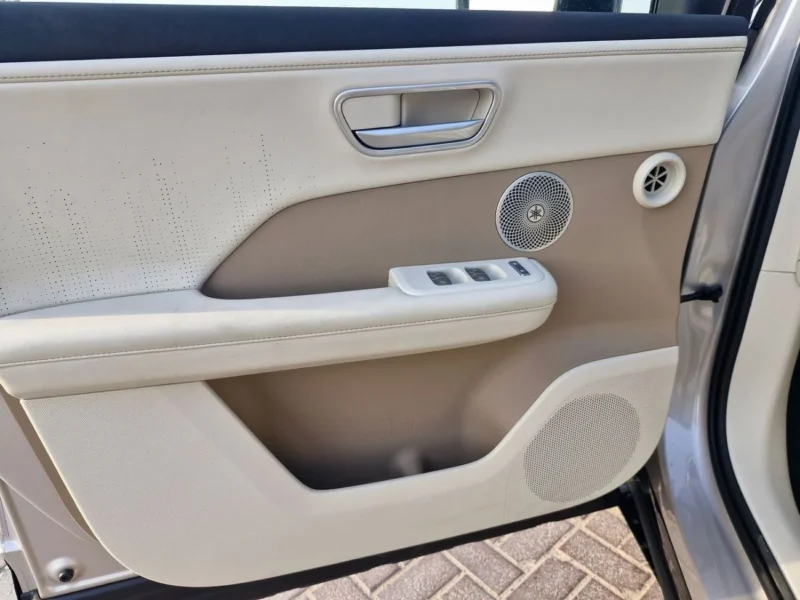 2025 TOYOTA bZ3 X 610 MAX Intelligent Driving Silver Beige SUV