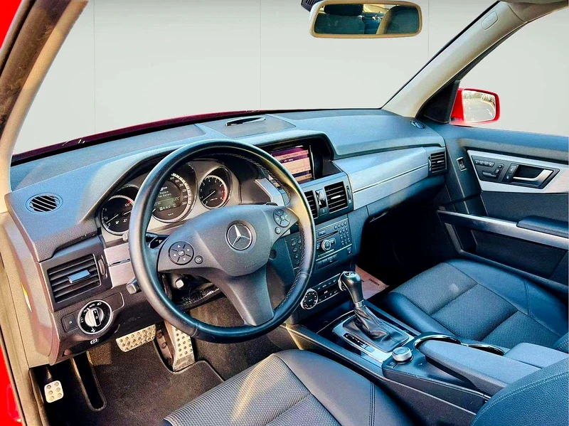 2011 Mercedes-Benz GLK-Class GLK 300 4matic 6 Cylinders Red Black SUV