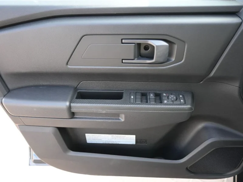 2025 MITSUBISHI L200 2.4L 4 Cylinder Engine DIESEL 4X4 MT GL Silver Black