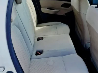 2019 Renault Duster SE 4 Cylinder Petrol Engine White Beige SUV GCC Specs