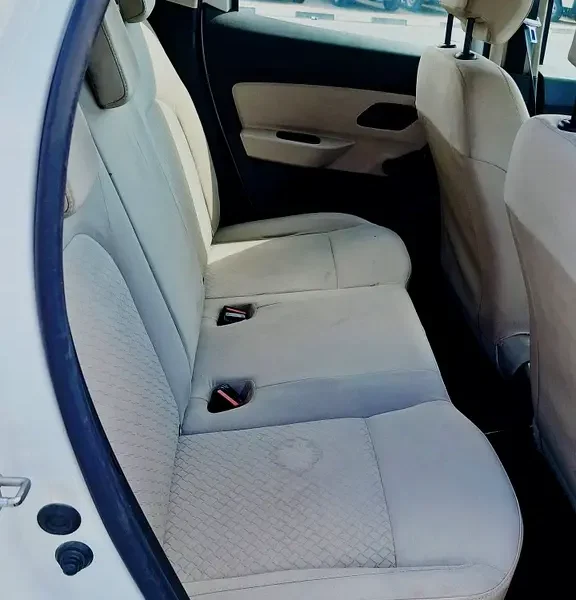 2019 Renault Duster SE 4 Cylinder Petrol Engine White Beige SUV GCC Specs