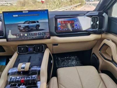 2025 BYD Leopard 8 Smart and Brave Flagship Edition Electric Black Beige SUV