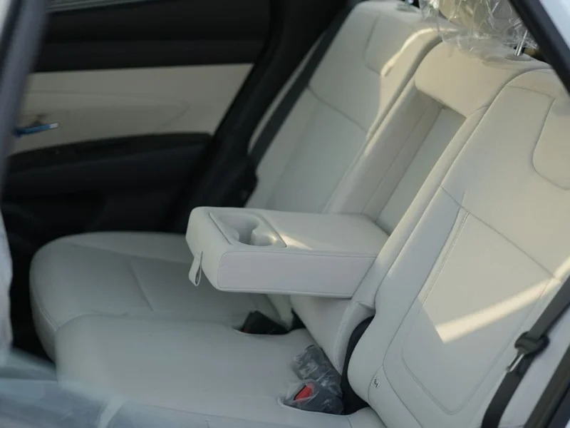 2026 Hyundai Tucson 1.6L T‑GDi turbocharged inline 4 Petrol White Beige SUV