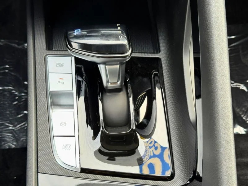 2025 Hyundai Elantra ELITE 1.5L 4 Cylinder PETROL Engine White Black Sedan