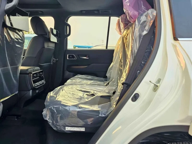 2026 Toyota Land Cruiser VX 4.0L PETROL V6 White Black SUV GCC Specs