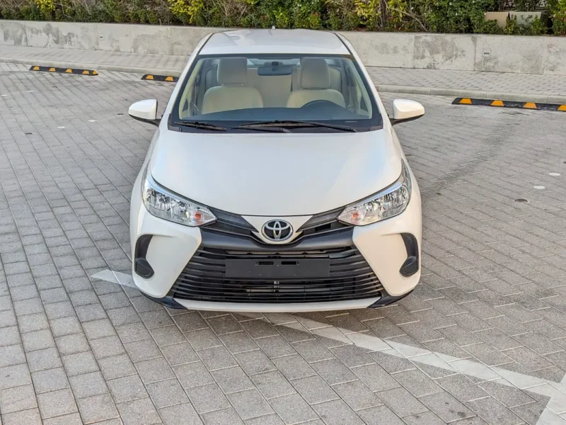 2021 Toyota Yaris MID 4 Cylinder Petrol Engine White Beige Sedan GCC Specs