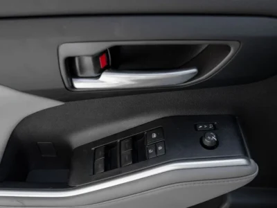 2025 Toyota Highlander GLE 2.5 4 Cylinder Engine AT Hybrid White Grey SUV