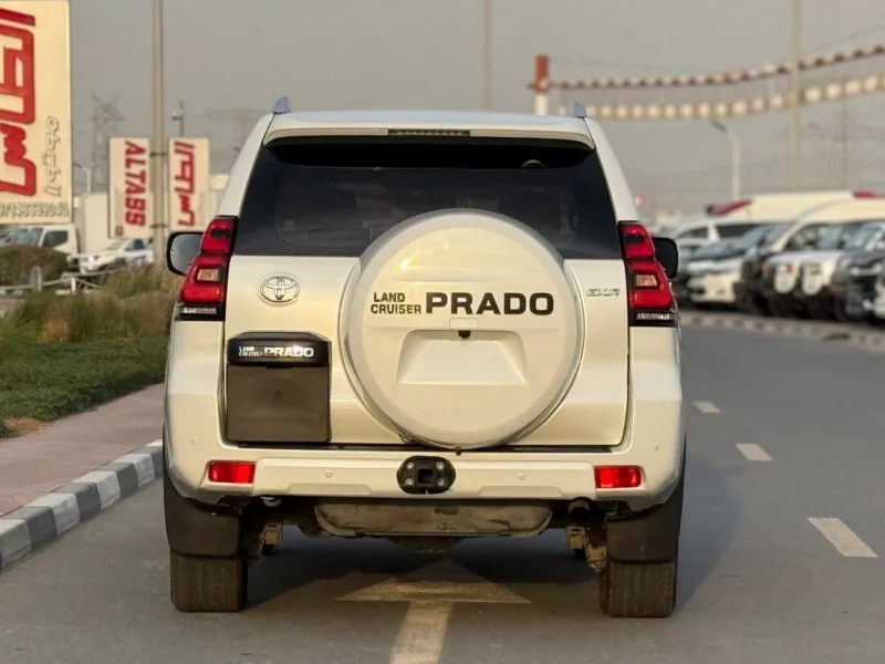 2018 TOYOTA LAND CRUISER PRADO 4.0 L V6 Engine White Beige SUV GCC