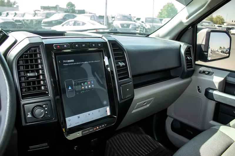 2019 Ford F-Series F150 Platinum 8 Cylinders Engine White Grey Pick Up Truck