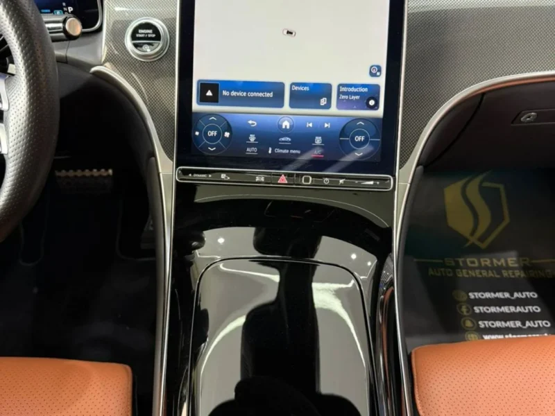 2023 Mercedes-Benz GLC 200 4Matic 2.0-liter turbocharged V4 White Brown SUV