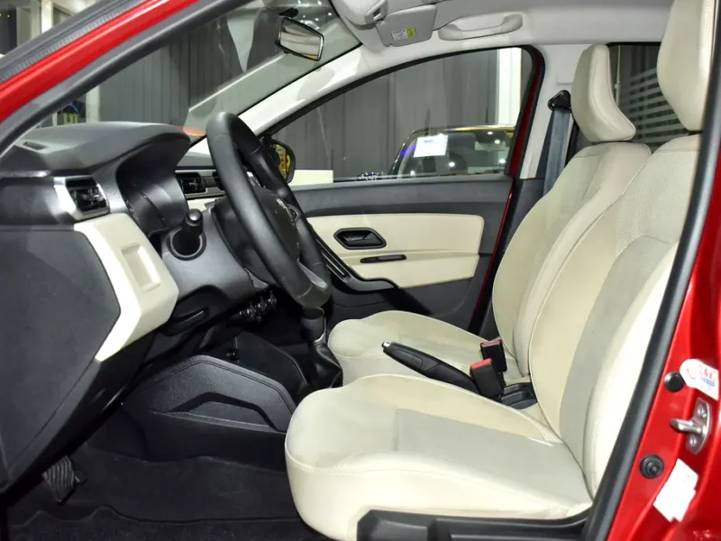 2022 Renault Duster Comfort 4 Cylinder Petrol Engine Red Beige Crossover