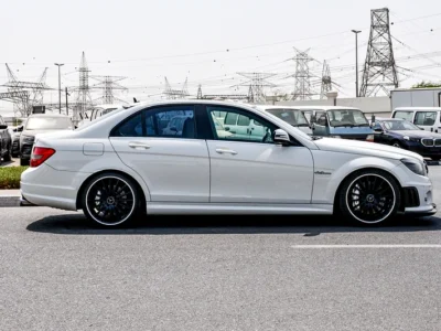 2009 Mercedes-Benz C-Class C63 AMG 8 Cylinder Engine White Beige Sedan