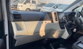 2017 TOYOTA COMMUTER VAN 3.0L 4-cylinder Turbo Diesel White Grey Van