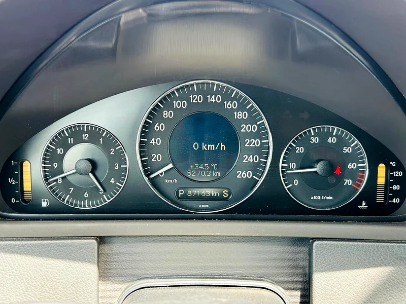 2007 Mercedes-Benz CLK-Class CLK 350 6 Cylinders Petrol Engine Grey Black