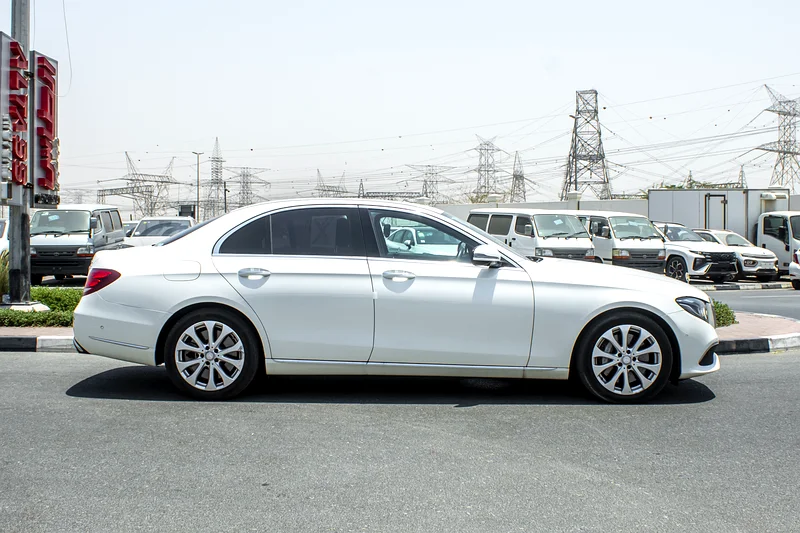 2017 Mercedes-Benz E-Class E400 4Matic 6 Cylinders Engine White Black Sedan