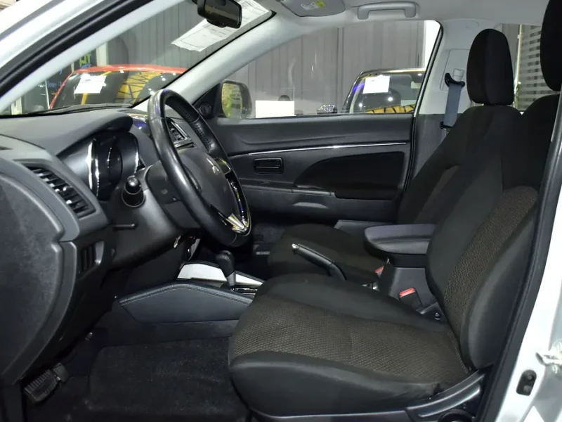 2021 Mitsubishi ASX Standard 4 Cylinders Petrol Engine Silver Black Crossover