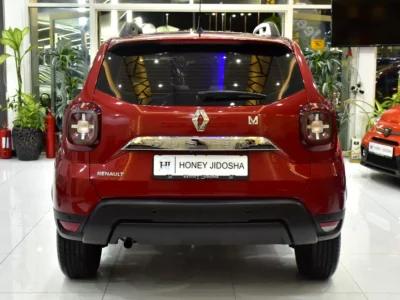 2022 Renault Duster Comfort 4 Cylinder Petrol Engine Red Beige Crossover