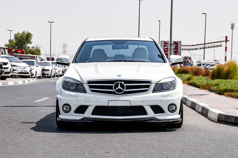 2009 Mercedes-Benz C-Class C63 AMG 8 Cylinder Engine White Beige Sedan