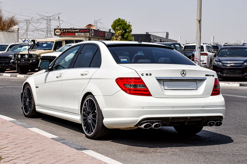 2009 Mercedes-Benz C-Class C63 AMG 8 Cylinder Engine White Beige Sedan