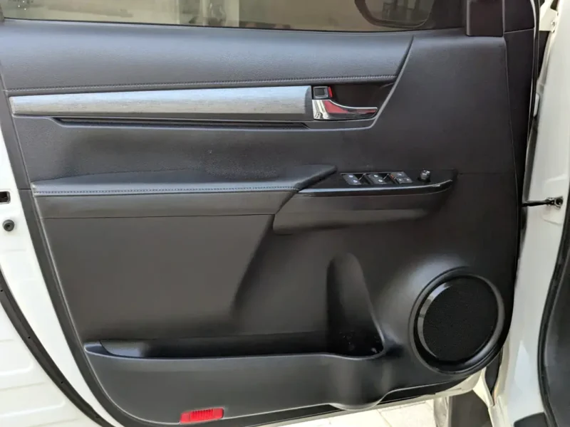 2021 TOYOTA HILUX ADVENTURE V6 4.0L White Red Pickup Truck GCC Specs