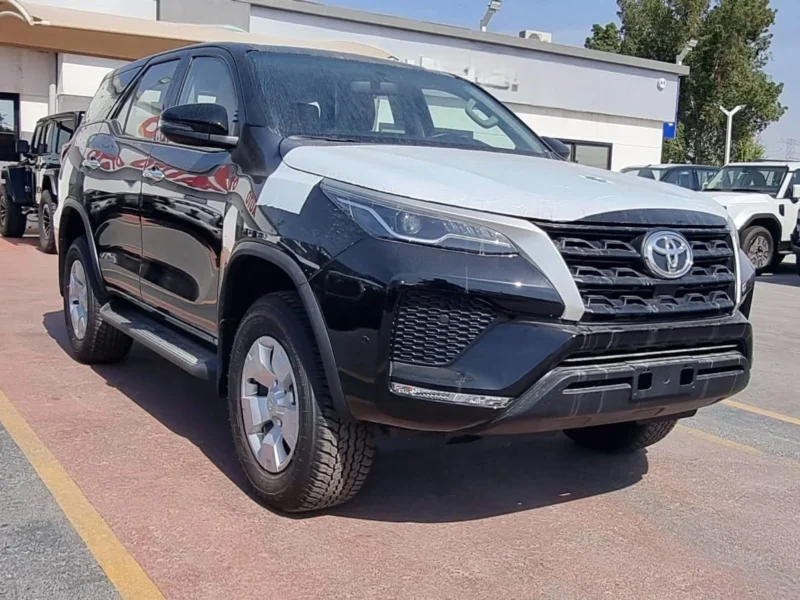 2026 TOYOTA FORTUNER 2.4L DIESEL 4X4 4 Cylinders Engine Black Beige SUV