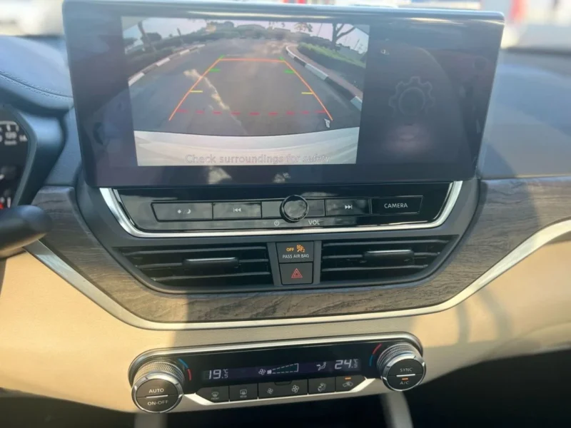 2025 Nissan Altima SV 2.5 Liter 4 Cylinder Petrol Engine White Beige Sedan GCC