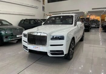 2024 Rolls Royce Cullinan 6.8-liter twin-turbocharged V12 White SUV