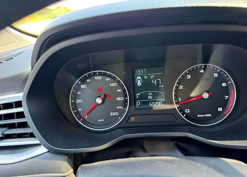 2023 MG MG5 Other 4 Cylinder Petrol Engine White Black Sedan GCC Specs