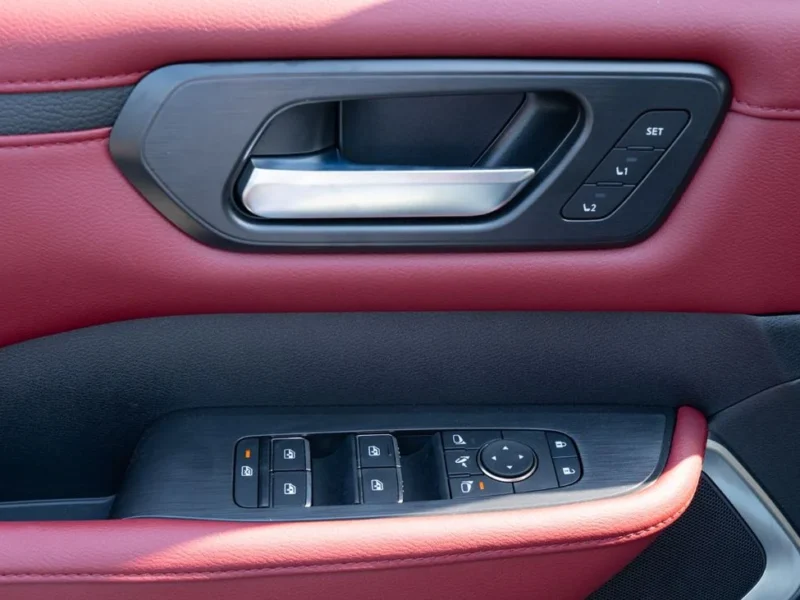 2026 Nissan Patrol LE Platinum 3.5L V6 Twin Turbo AT Petrol White Red SUV