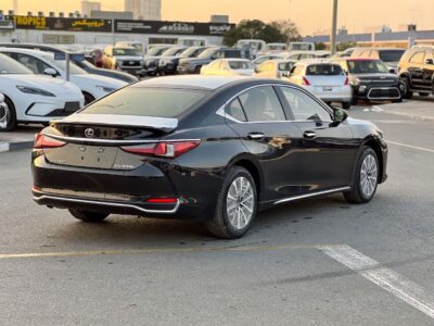 2025 Lexus ES300h 2.5L Hybrid 4 Cylinders Engine Black Brown Sedan GCC