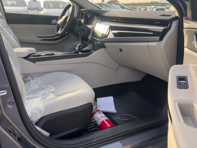 2026 CHERY ARRIZO 5 1.5 Litres 4 Cylinder Petrol Engine Grey Beige Sedan