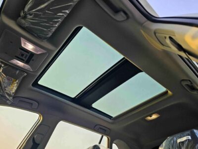 2025 Toyota RAV 4 HYBRID ELITE PLUS E-CVT 2.5L V4 4WD White Black SUV